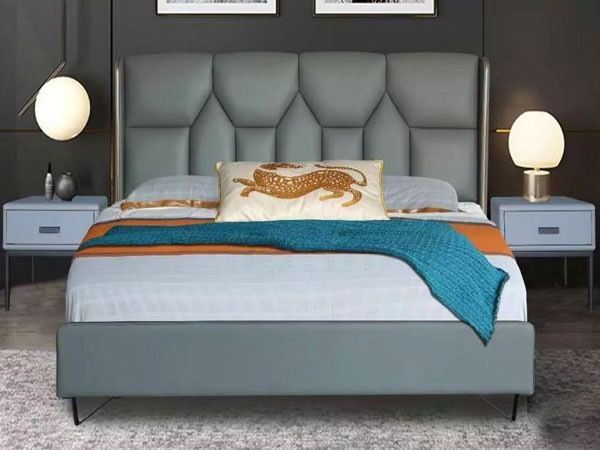 Deri döşemeli yatağın bakımı yapılırken ne gibi önlemler alınmalıdır?